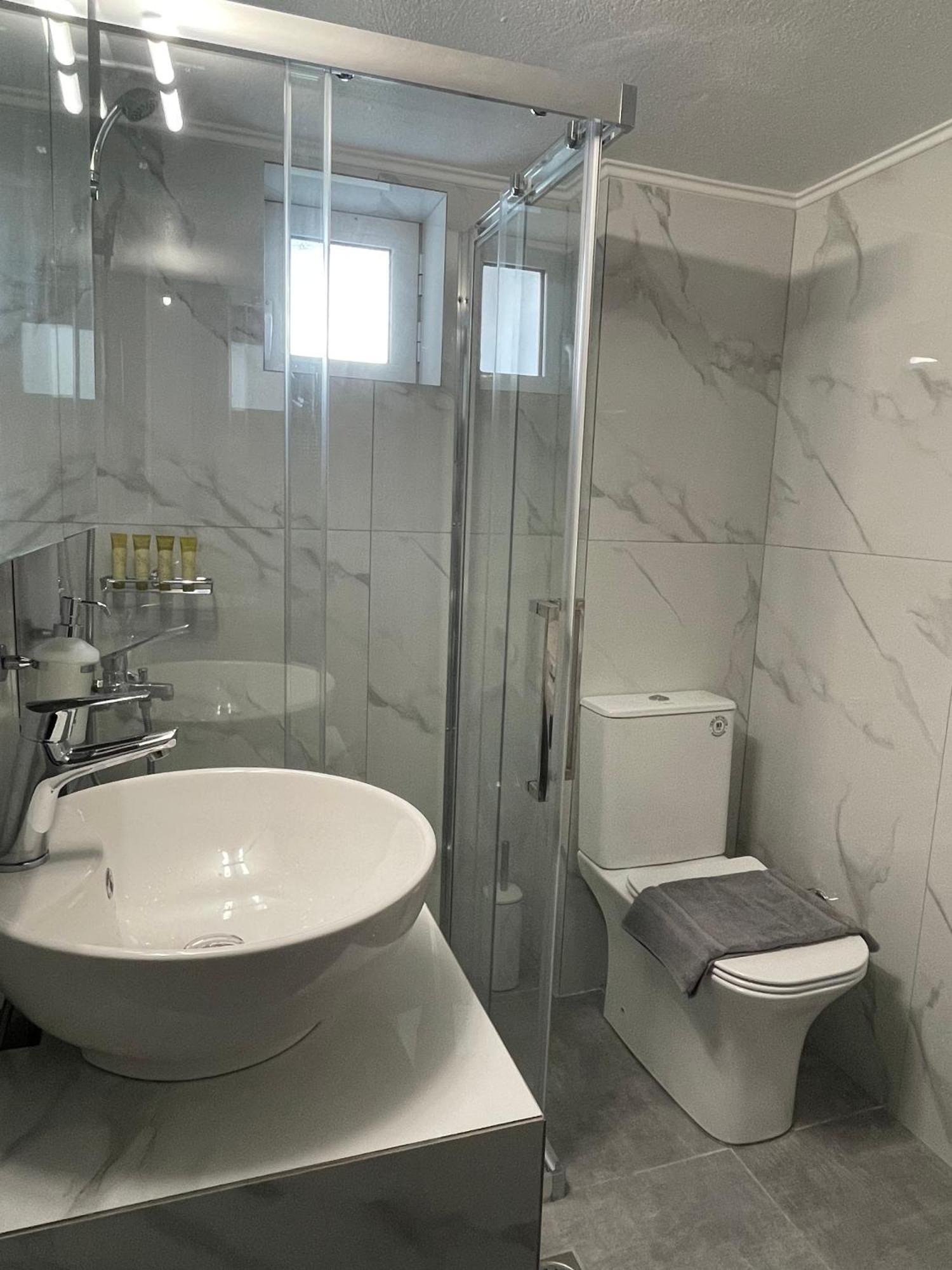 Dt Luxury Apartment Néa Péramos Kültér fotó
